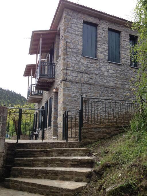 Villa Δάφνη 1933, Λιθόχτιστο Αρχοντικό Στο Βουνό Ano Chora Exterior foto